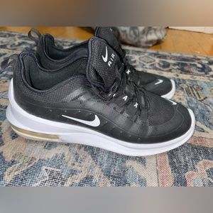 NIKE AIR MAX AXIS WOMENS SNEAKERS